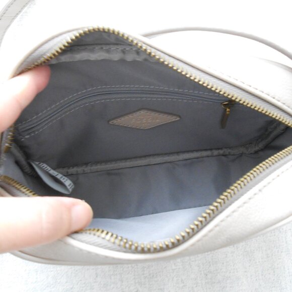 Fossil Taupe Color Neutral Leather Crossbody Bag read details. - Picture 14 of 15